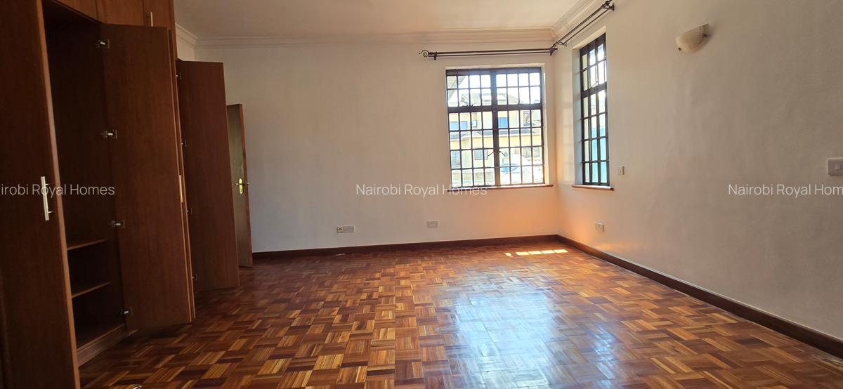 4 Bed Townhouse with En Suite at Lavington Green - 17