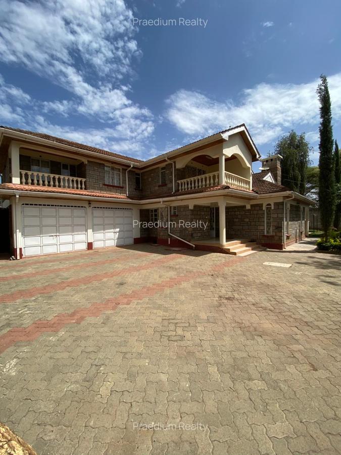 5 Bed House with En Suite in Garden Estate - 2
