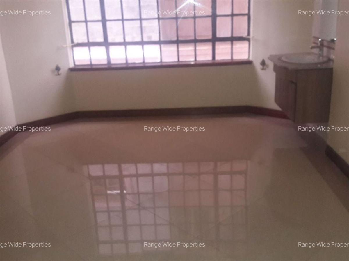 1 Bed Apartment with En Suite in Brookside - 2