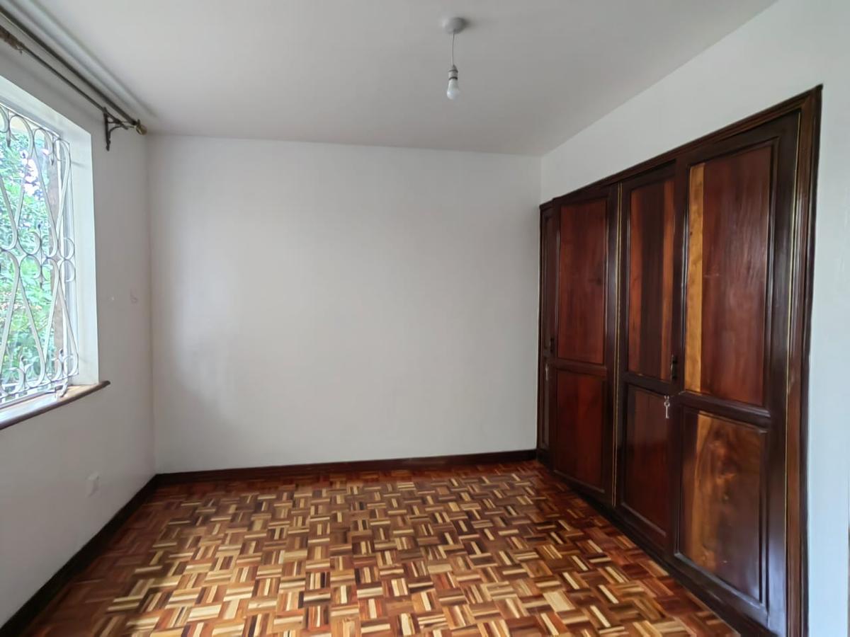 4 Bed Townhouse with Swimming Pool in Riverside - 15