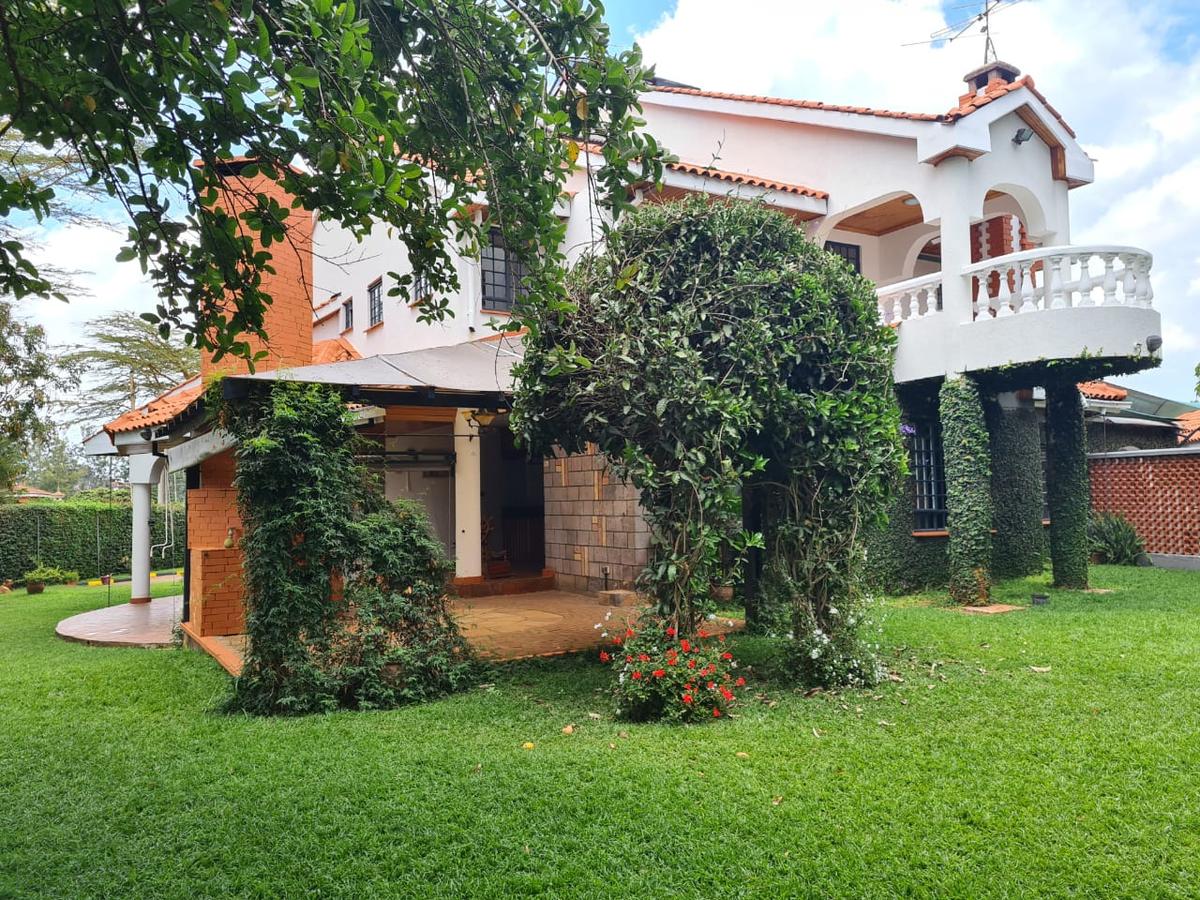 5 Bed House with En Suite in Runda - 18