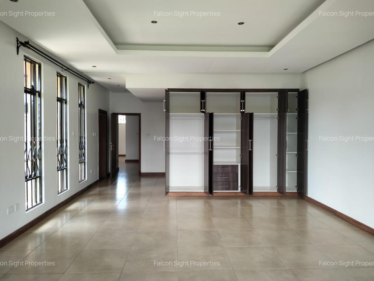 4 Bed Townhouse with Swimming Pool at Few Minutes Drive To Gigiri And Roslyn Academy - 2