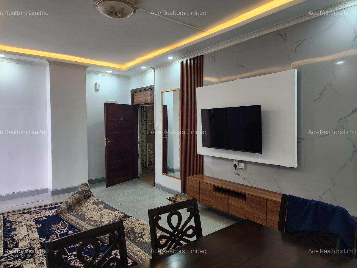 Furnished 4 Bed Apartment with En Suite at 2Nd Parklands Avenue - 14