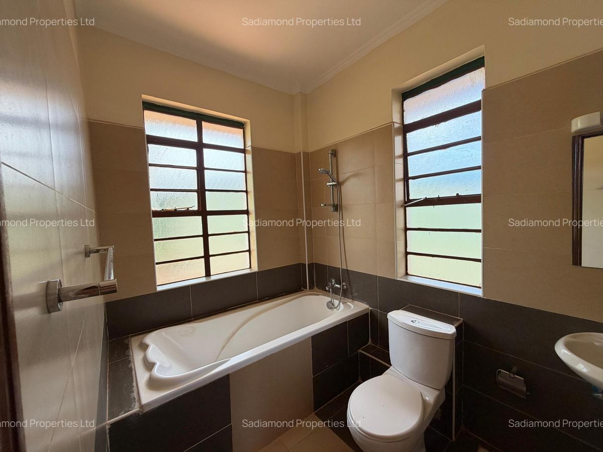 4 Bed Villa with En Suite in Runda - 11