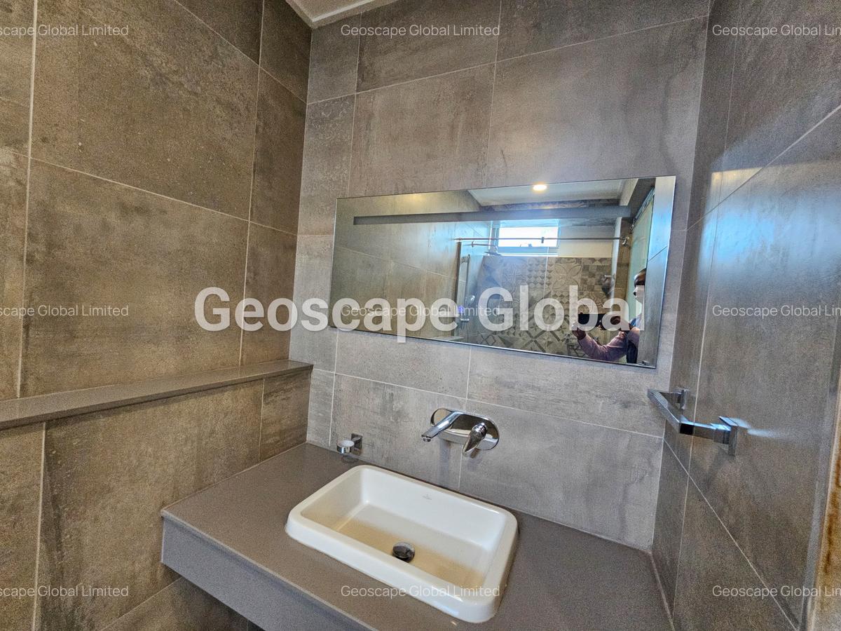 2 Bed Apartment with En Suite in Westlands Area - 10