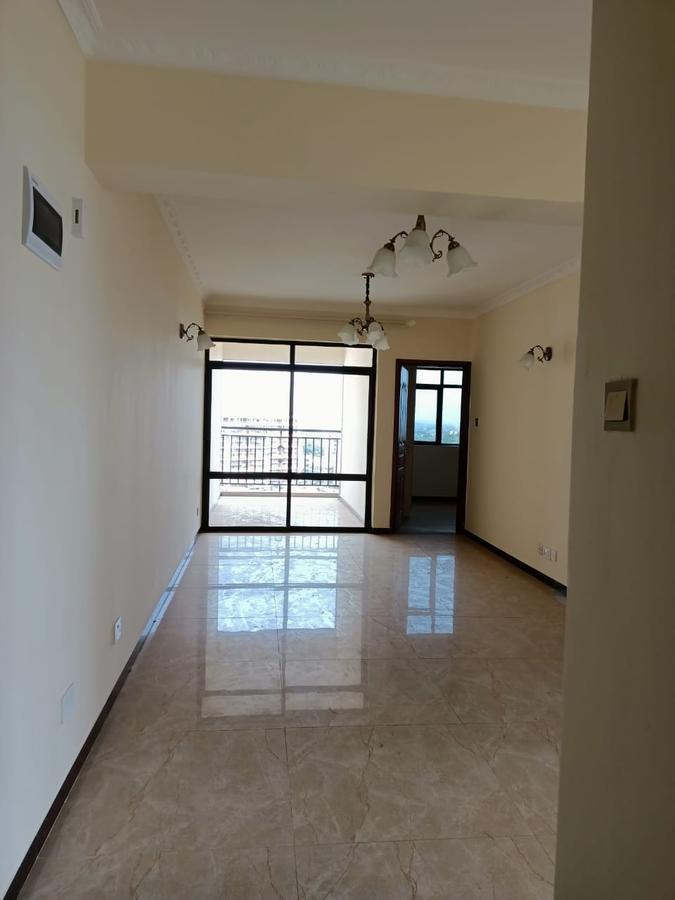 3 Bed Apartment with En Suite at Dennis Pritt - 12