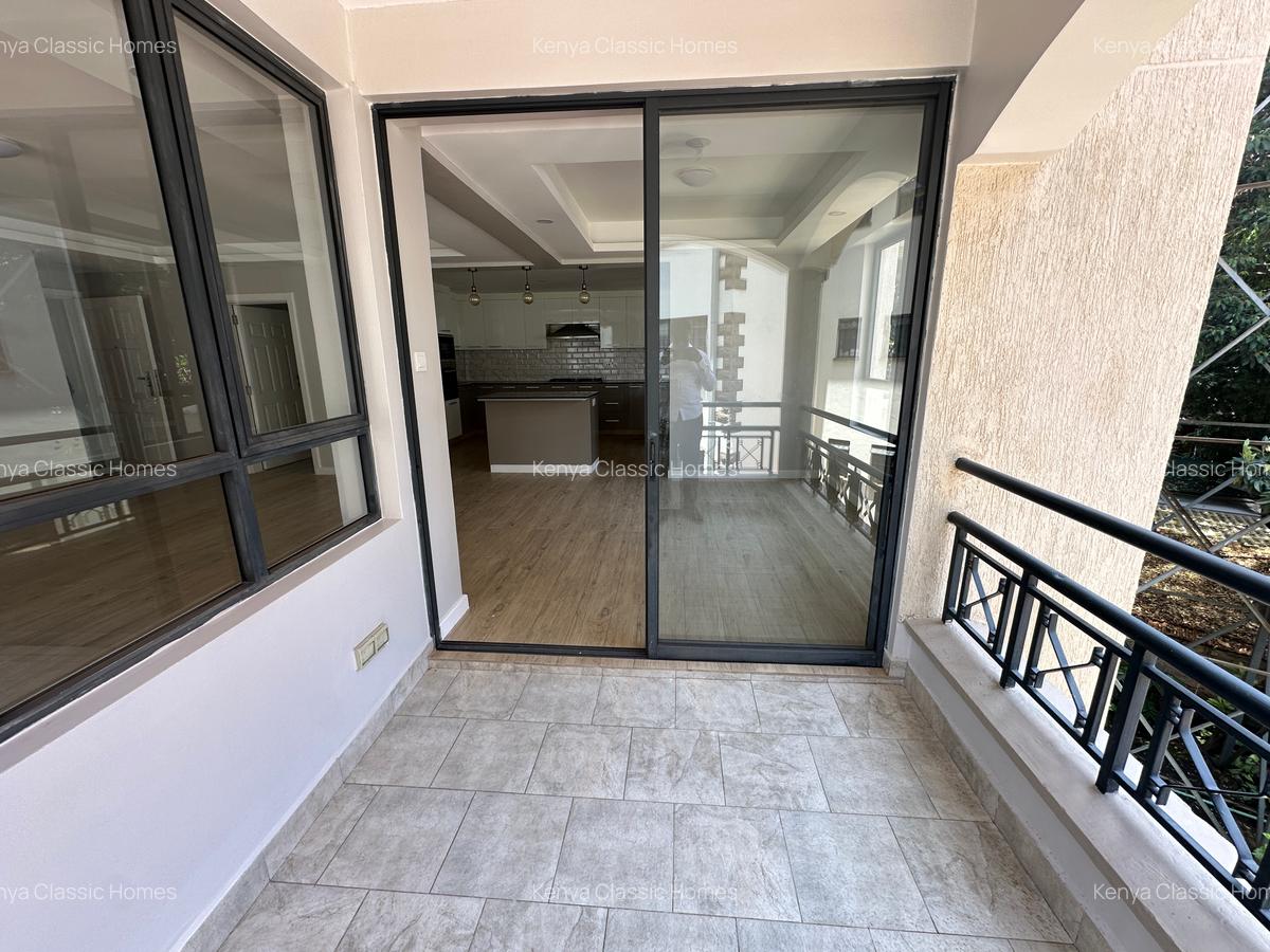 3 Bed Apartment with En Suite at Lavington - 4