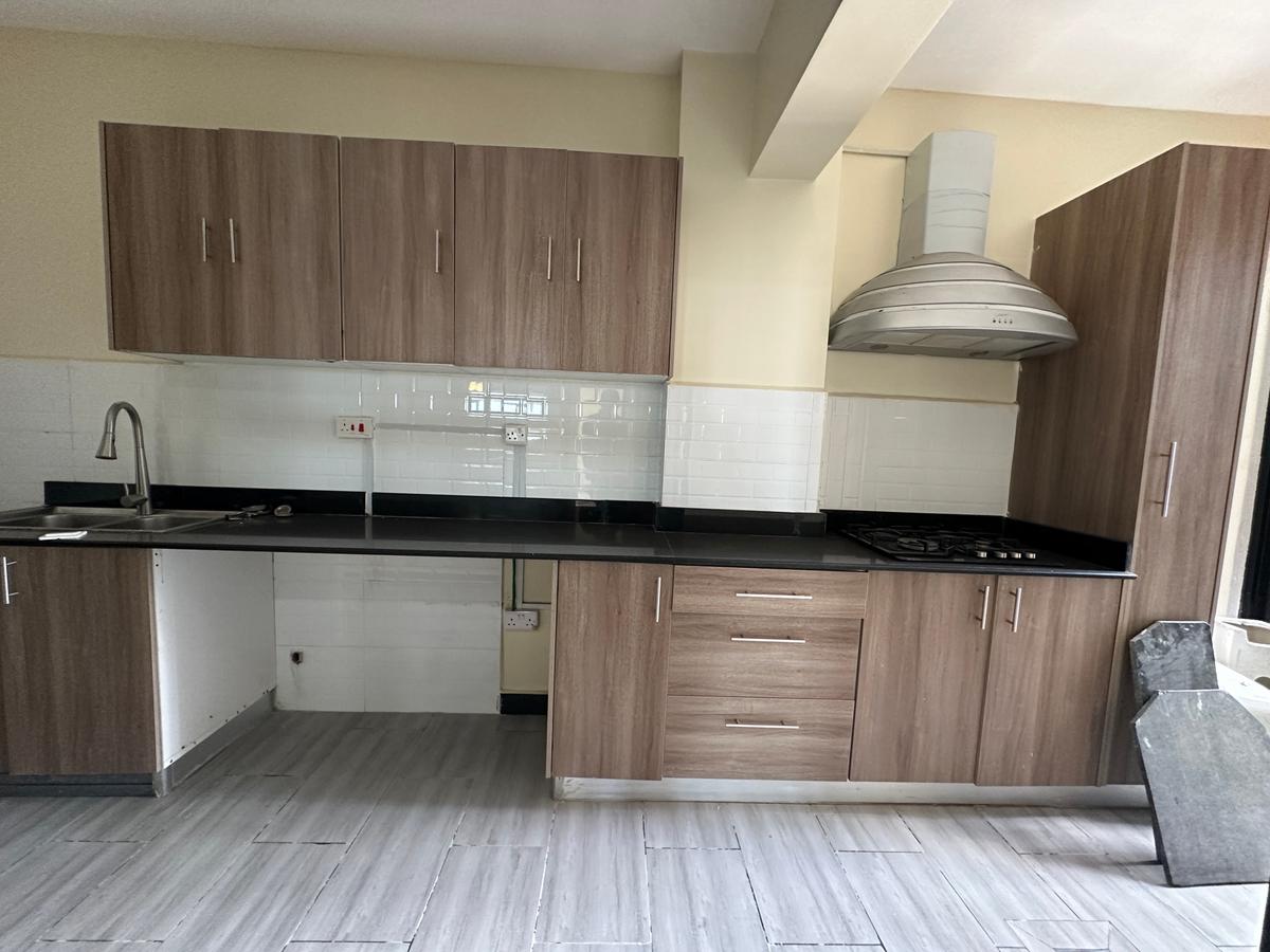 Serviced 5 Bed Apartment with En Suite in Lavington - 11