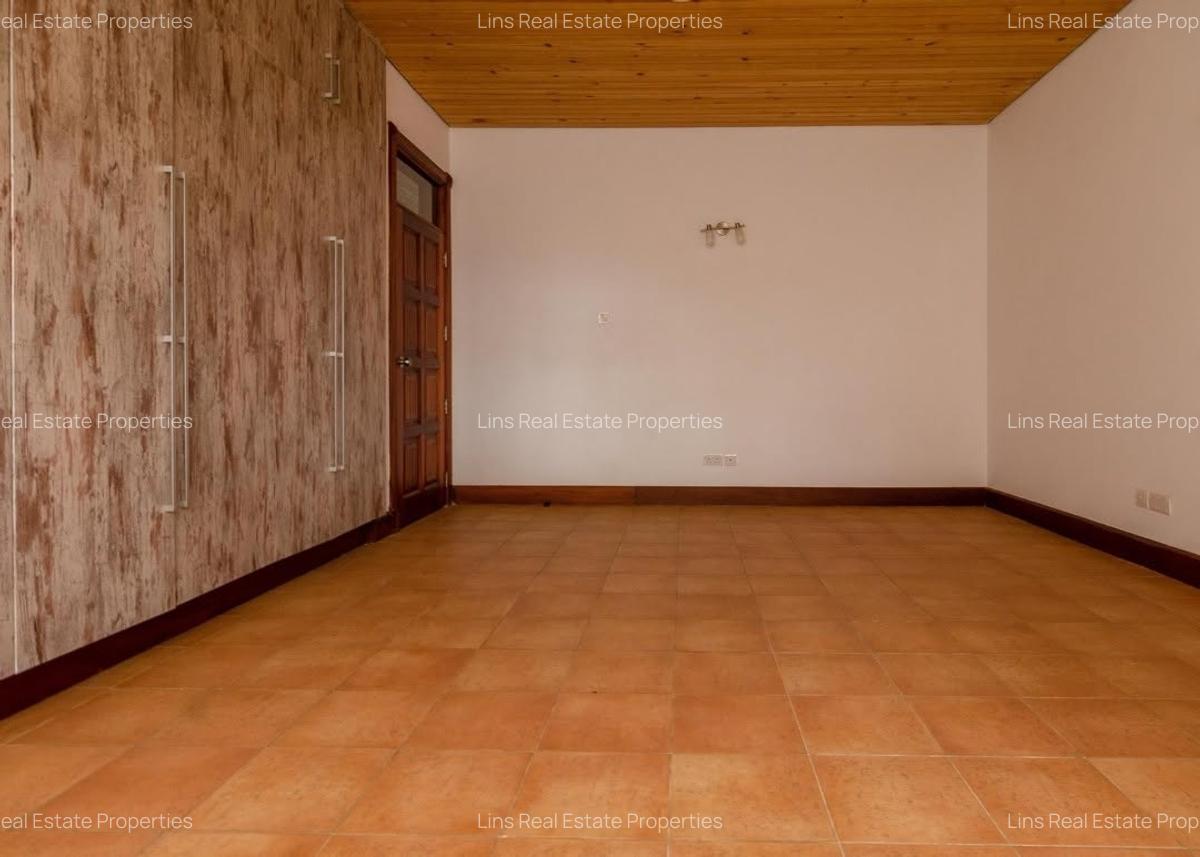 5 Bed Townhouse with En Suite in Rosslyn - 5