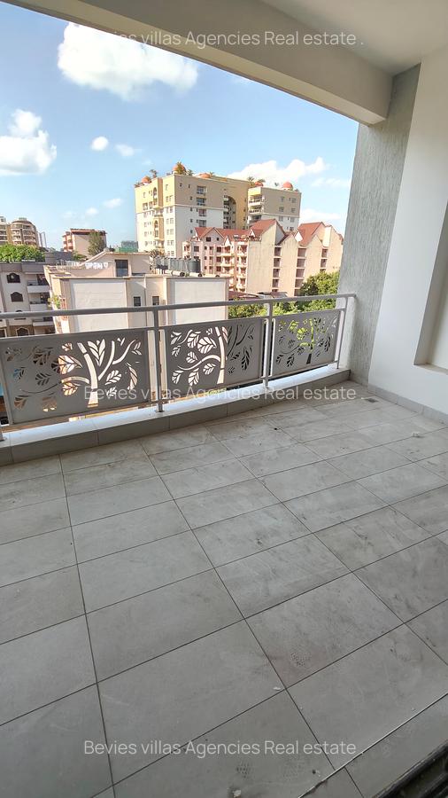 2 Bed Apartment with En Suite at Parklands - 3