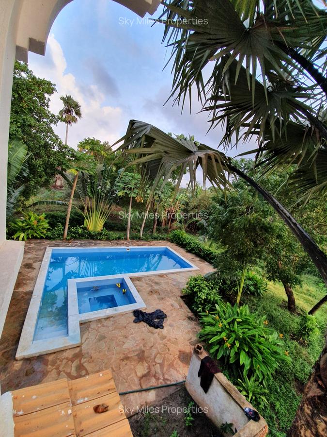 5 Bed Villa with En Suite at Galu - 2