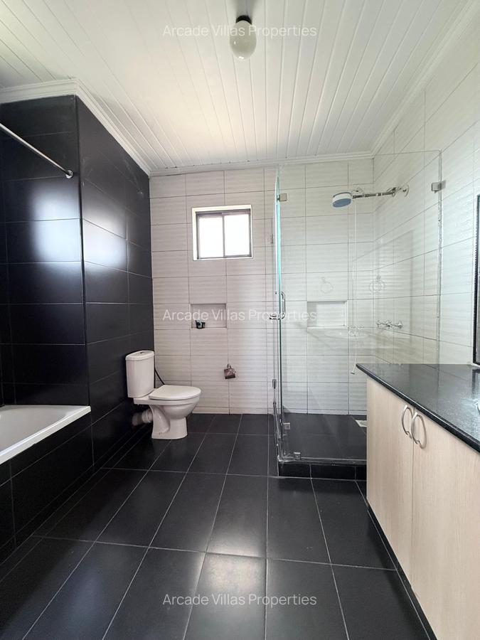 3 Bed Apartment with En Suite in Westlands Area - 12