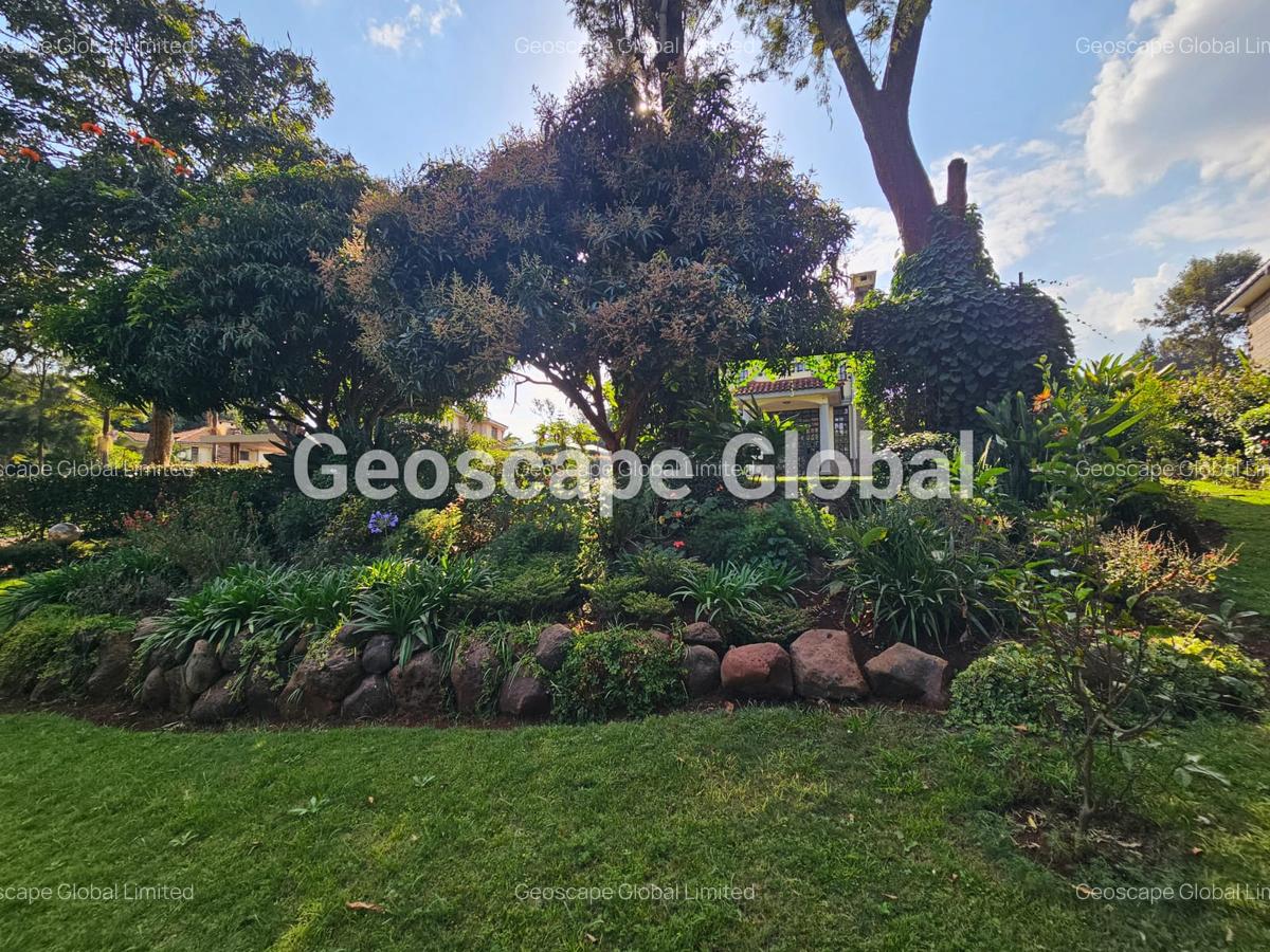 4 Bed House with En Suite in Rosslyn - 8