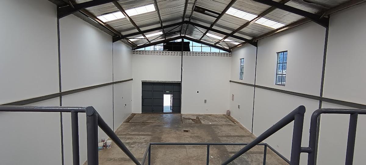 3,000 ft² Warehouse with Service Charge Included in Kamakis - 6