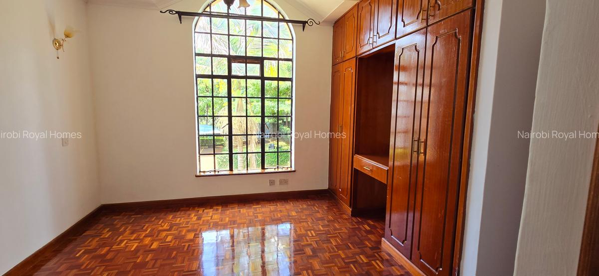 4 Bed Townhouse with En Suite at Mugumo Road - 12