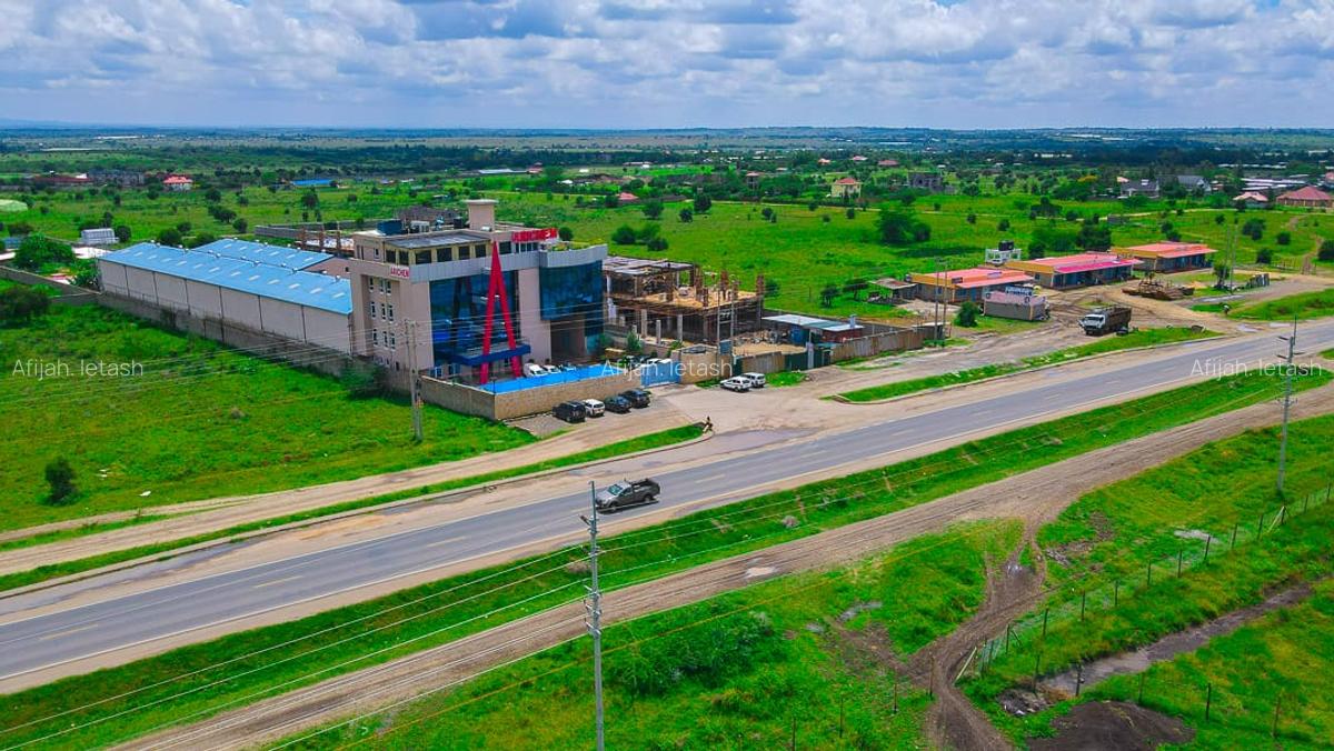 Land in Kitengela - 3