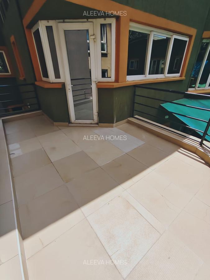 4 Bed Villa with En Suite in Riverside - 17