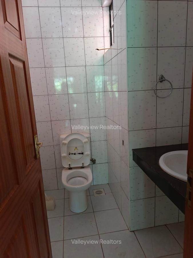 4 Bed Townhouse with En Suite at Lavington - 13