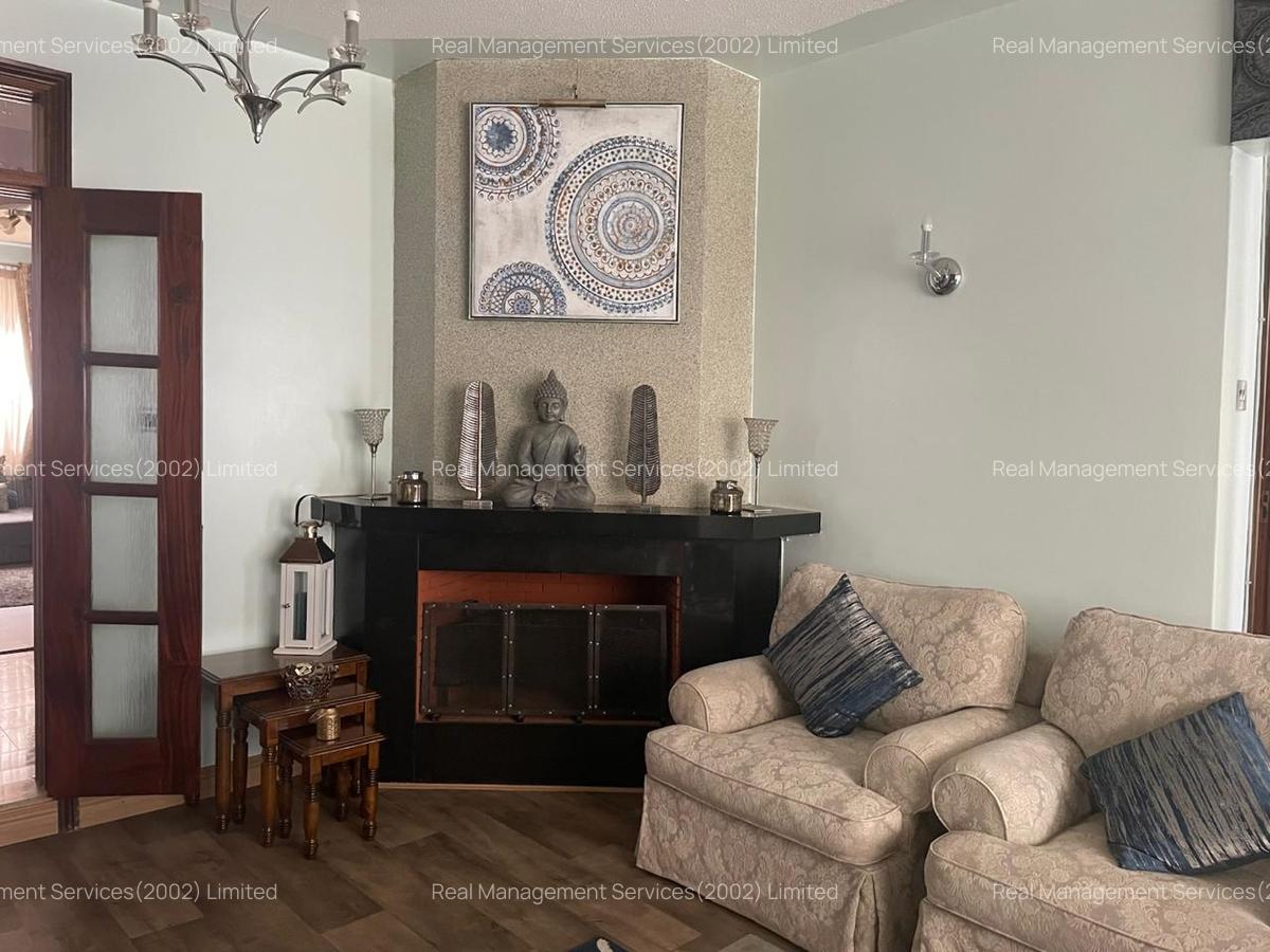 5 Bed Villa with En Suite at Riverside Close - 2