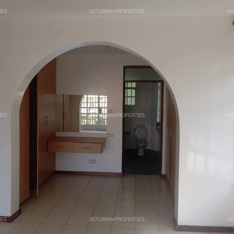 4 Bed Apartment with En Suite in Westlands Area - 3