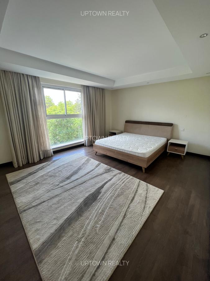 Serviced 3 Bed Apartment with En Suite at Riverside - 12