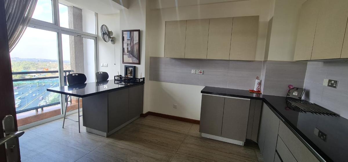 2 Bed Apartment with En Suite at Exit 2 - 5