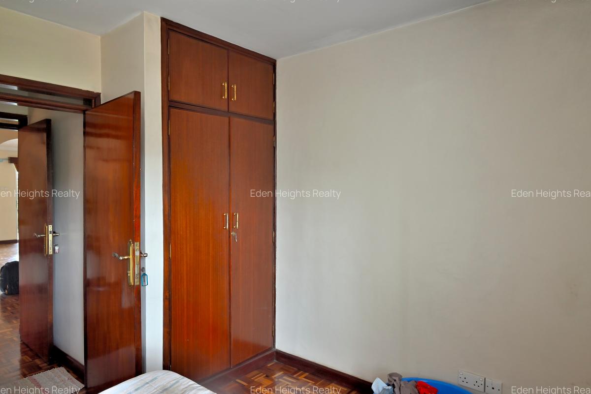 5 Bed Townhouse with En Suite in Lavington - 19