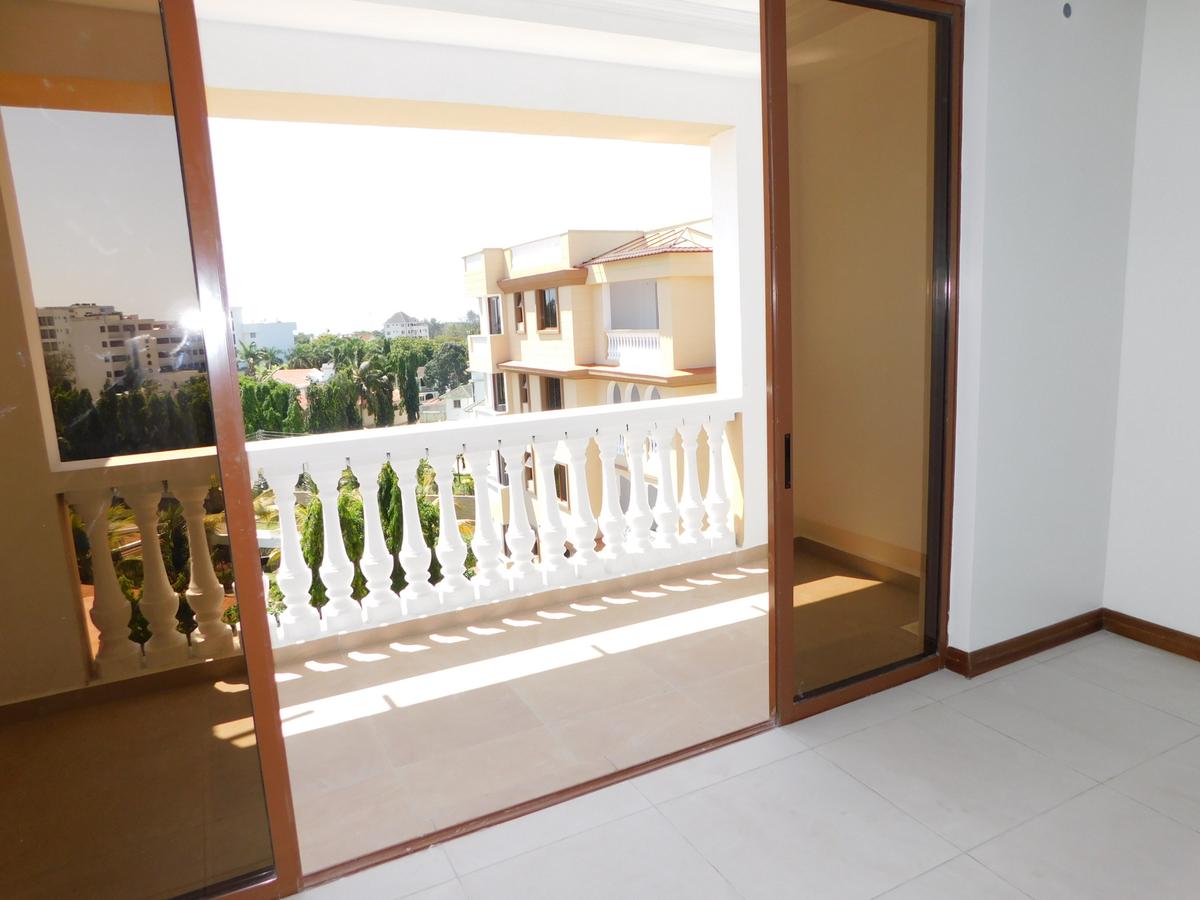 3 Bed Apartment with En Suite in Nyali Area - 10