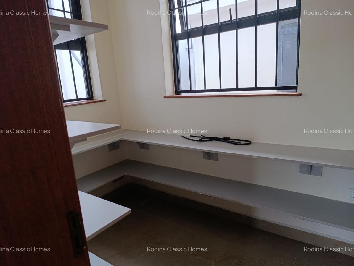 6 Bed Townhouse with En Suite in Loresho - 6