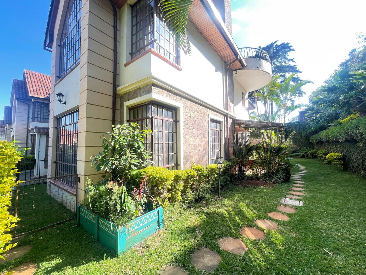 5 Bed Townhouse with En Suite in Lavington - 8