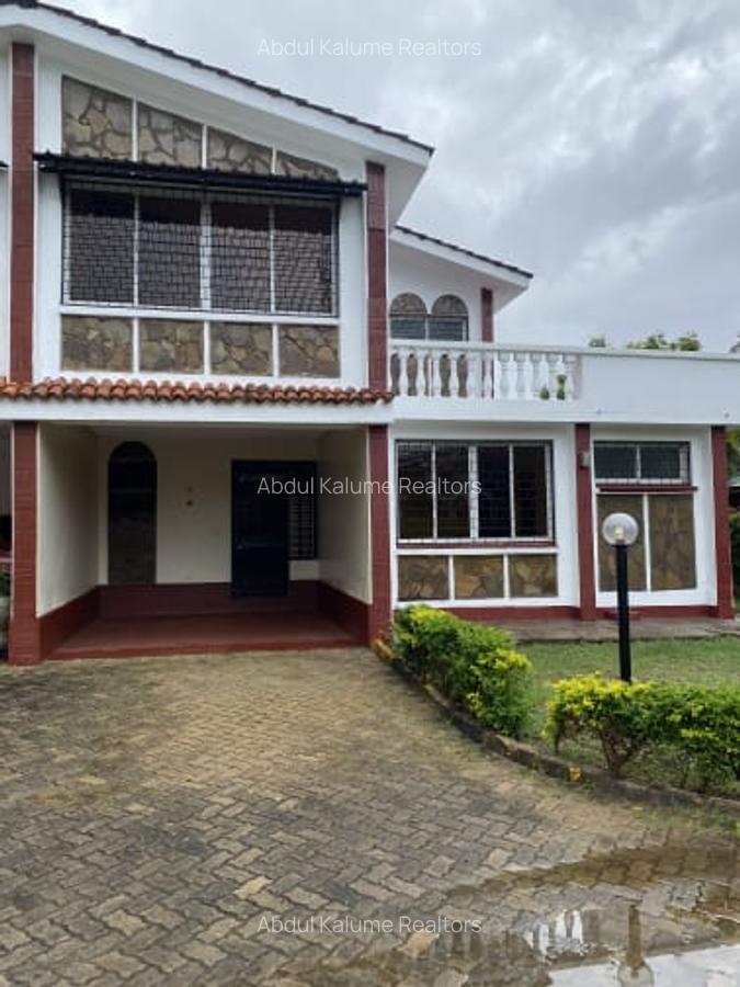 4 Bed House with En Suite at Nyali - 5