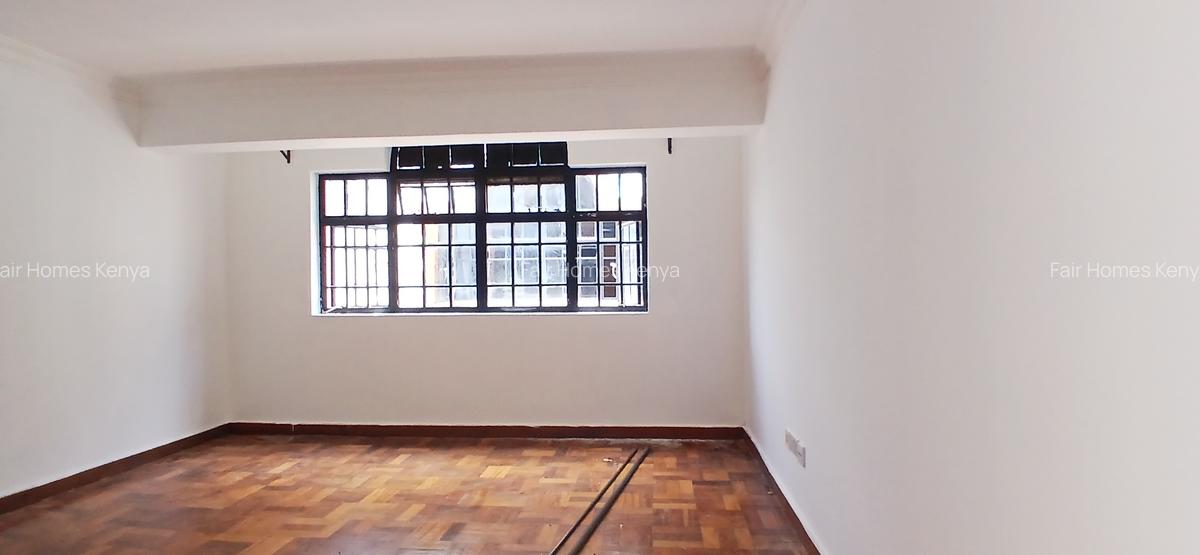 4 Bed Townhouse with En Suite at Valley Arcade - 17