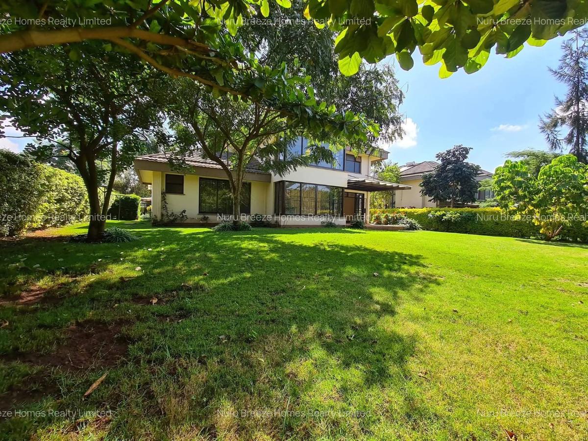 4 Bed Townhouse with En Suite in Ridgeways - 14