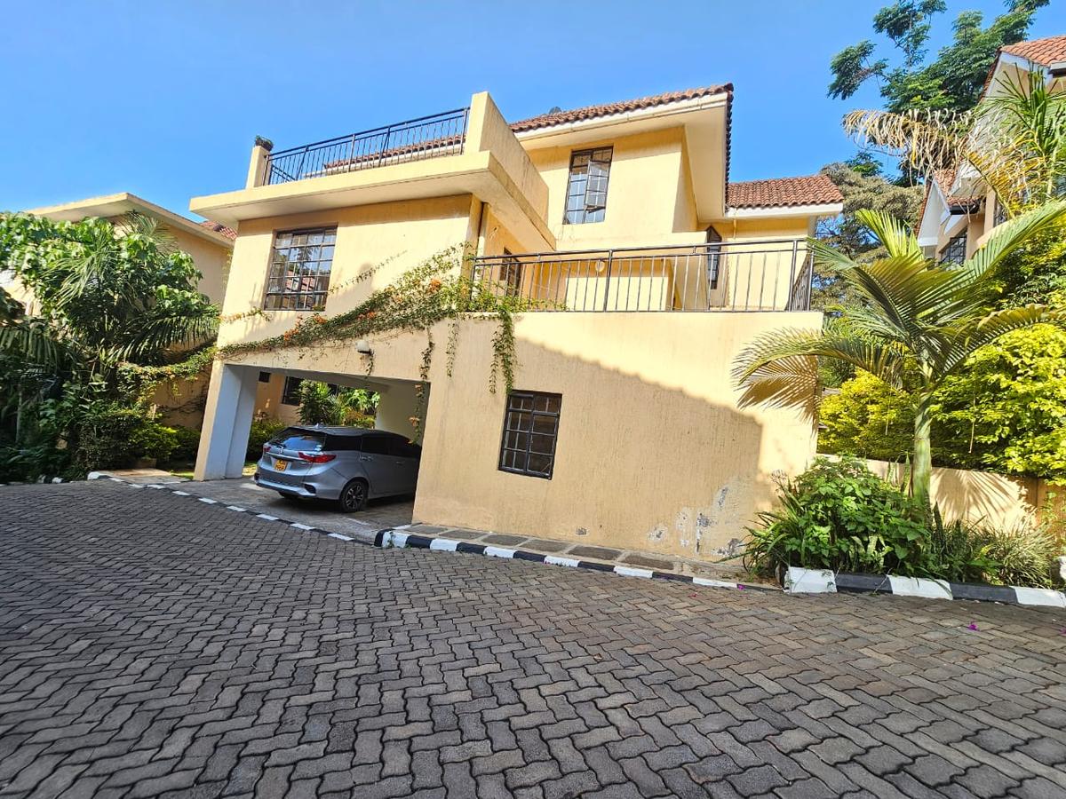 5 Bed House with En Suite in Kyuna - 1