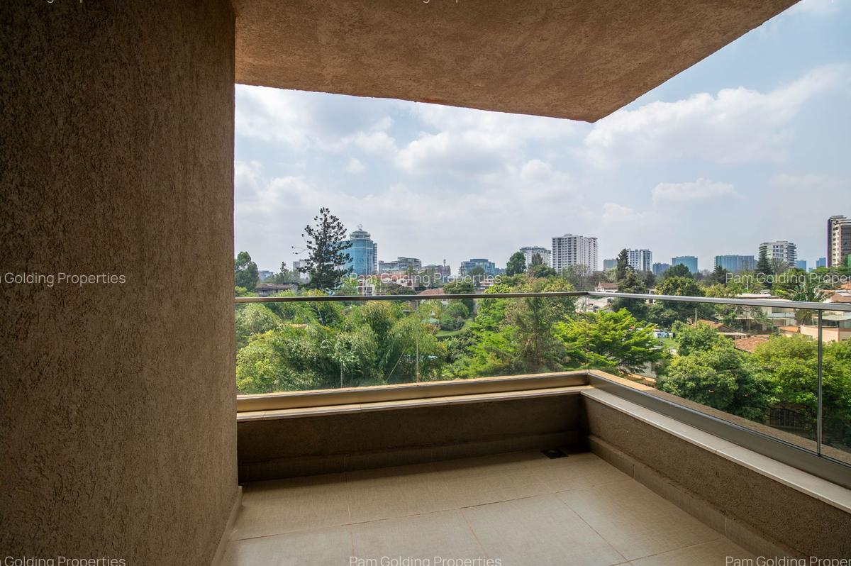 3 Bed Apartment with En Suite in Parklands - 10