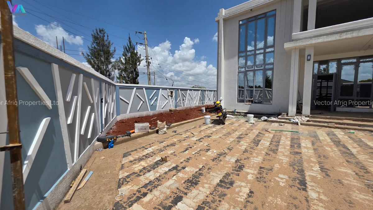 4 Bed Townhouse with En Suite in Ruiru - 2