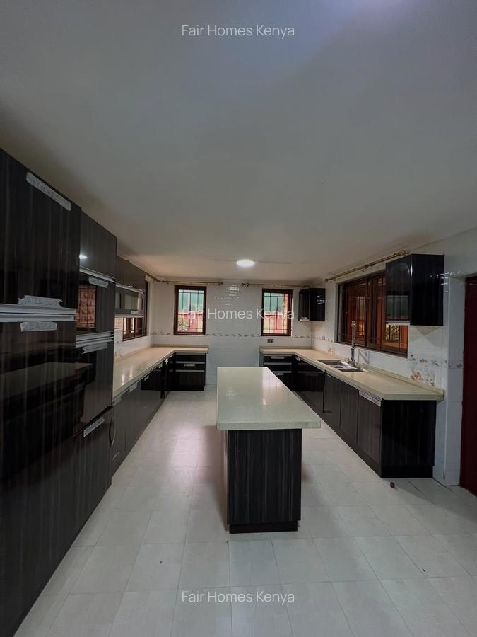 5 Bed Townhouse with En Suite at Chalbi Drive - 2