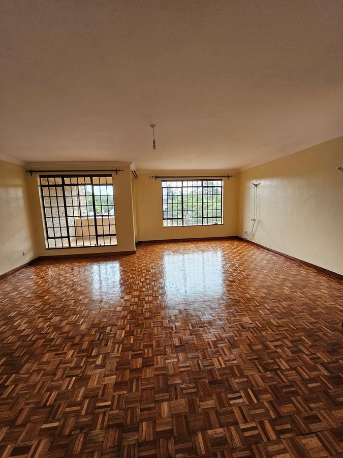 3 Bed Apartment with En Suite at Lavington - 17