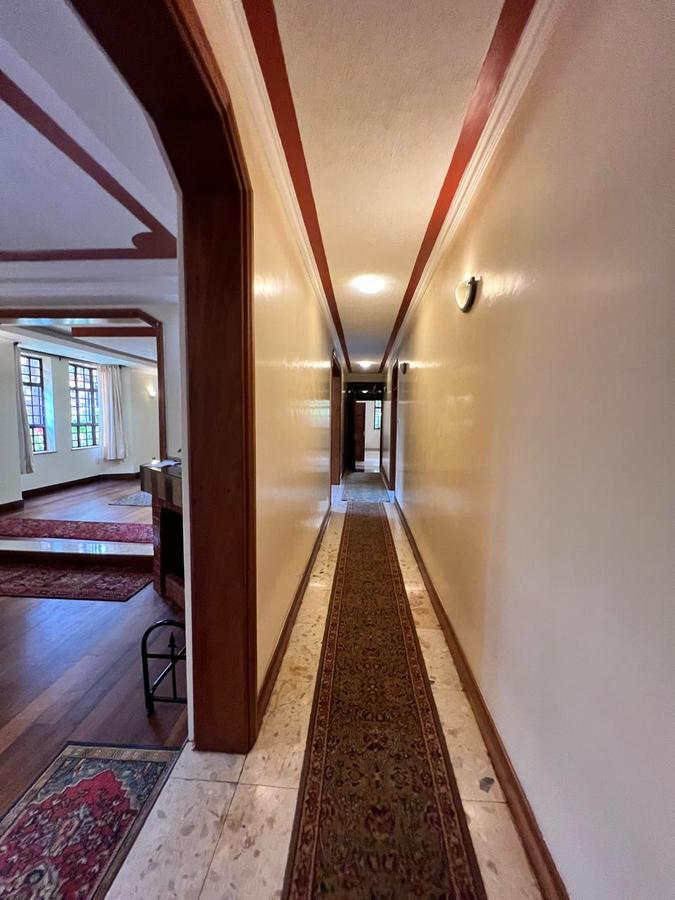 5 Bed House with En Suite in Runda - 10