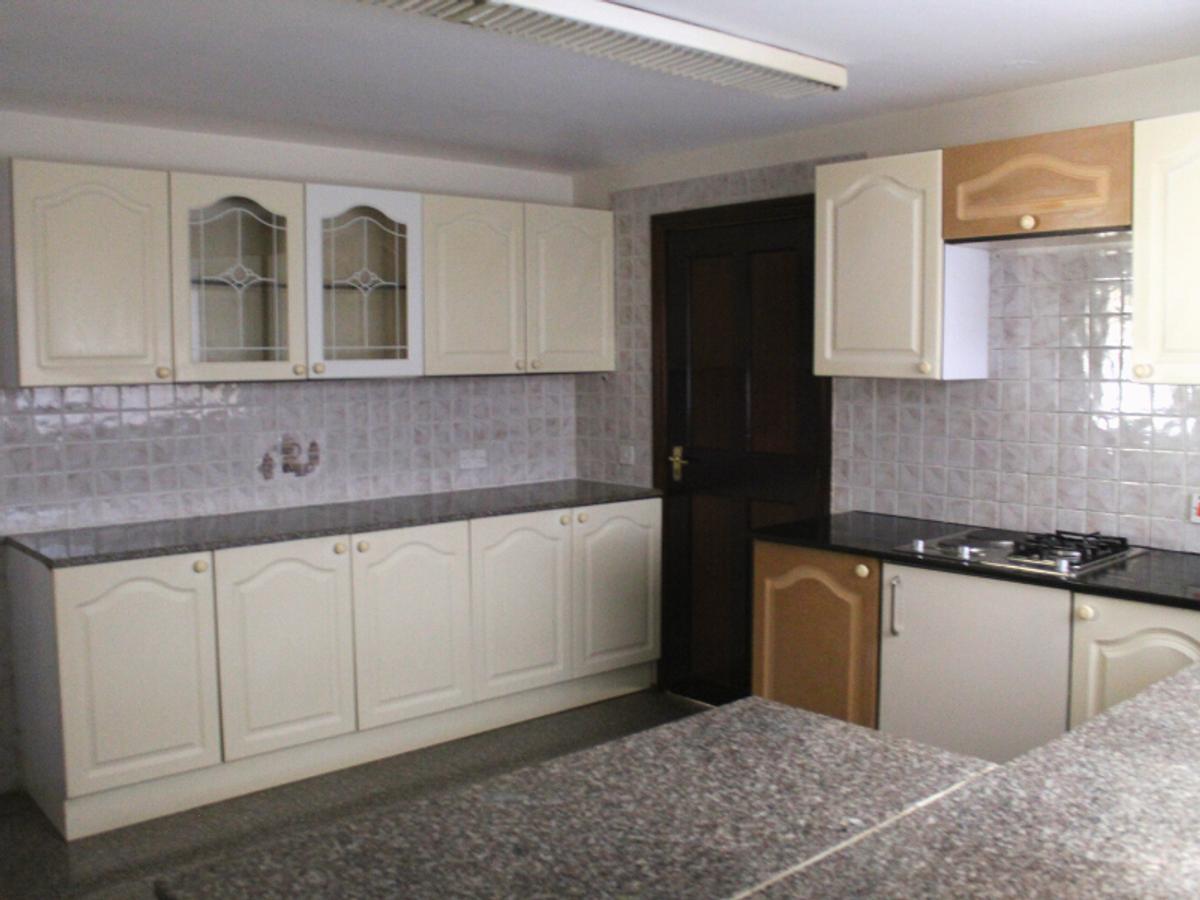 3 Bed Apartment with En Suite in Westlands Area - 5