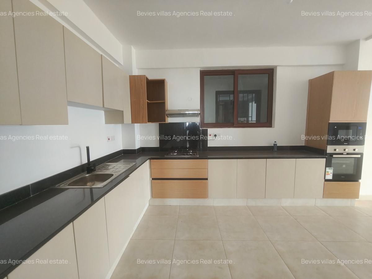 3 Bed Apartment with En Suite at Parklands - 1