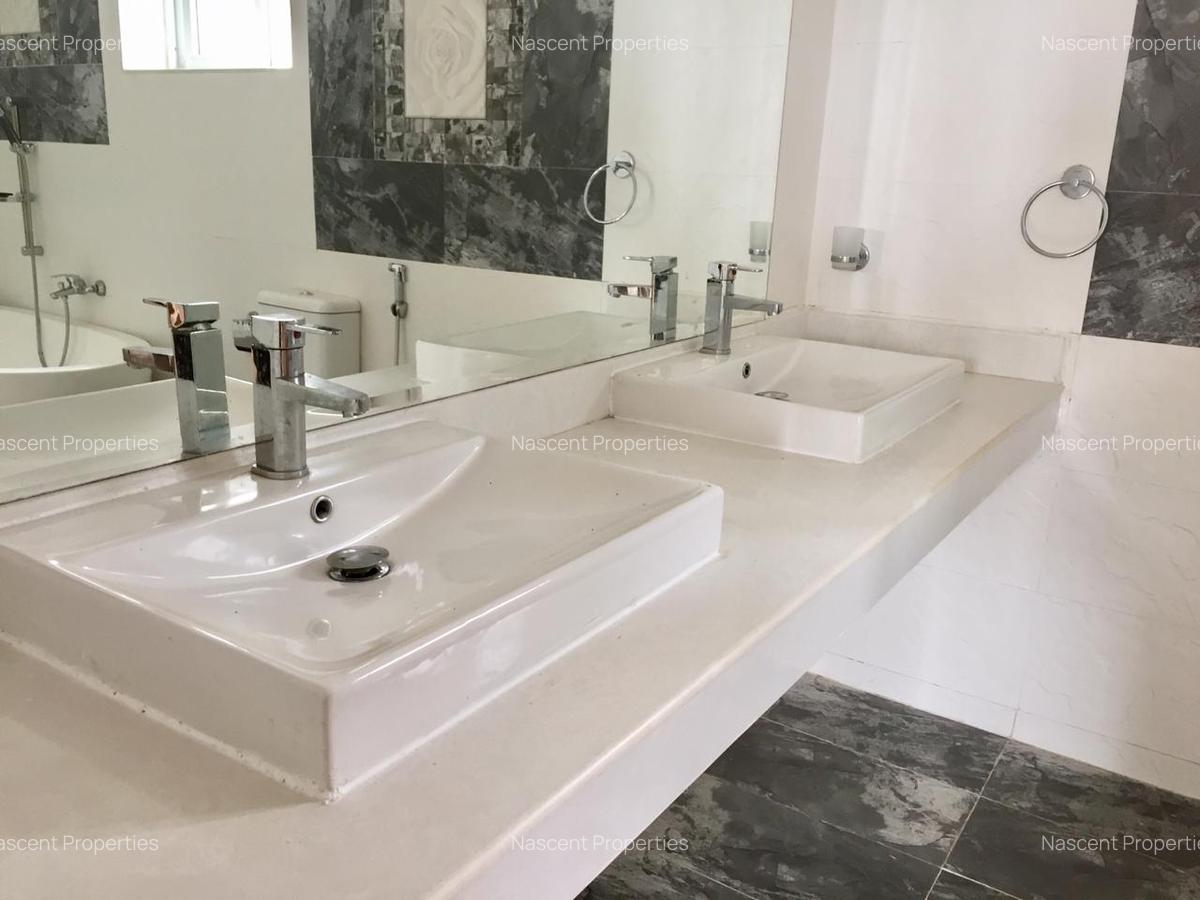 4 Bed Apartment with En Suite in Westlands Area - 11