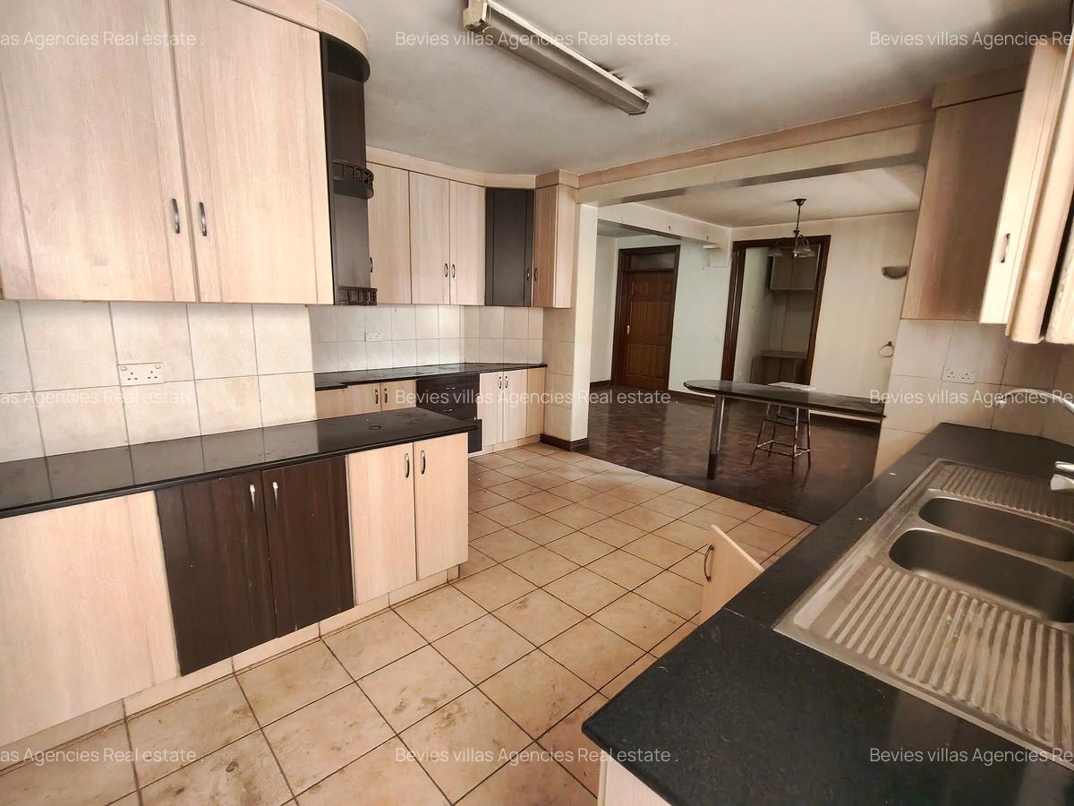 3 Bed Apartment with En Suite at Parklands - 4