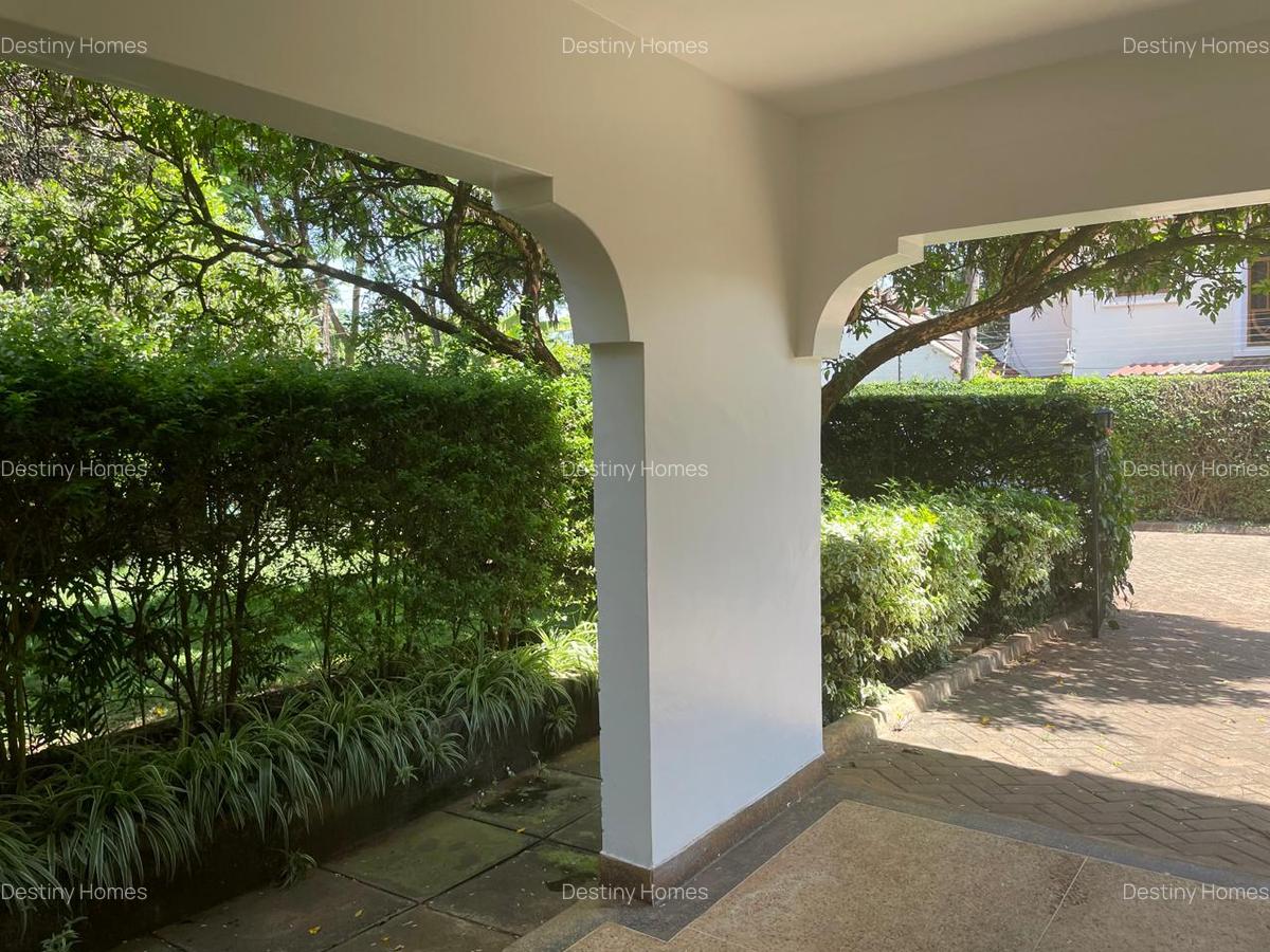 4 Bed Townhouse with En Suite in Lavington - 2