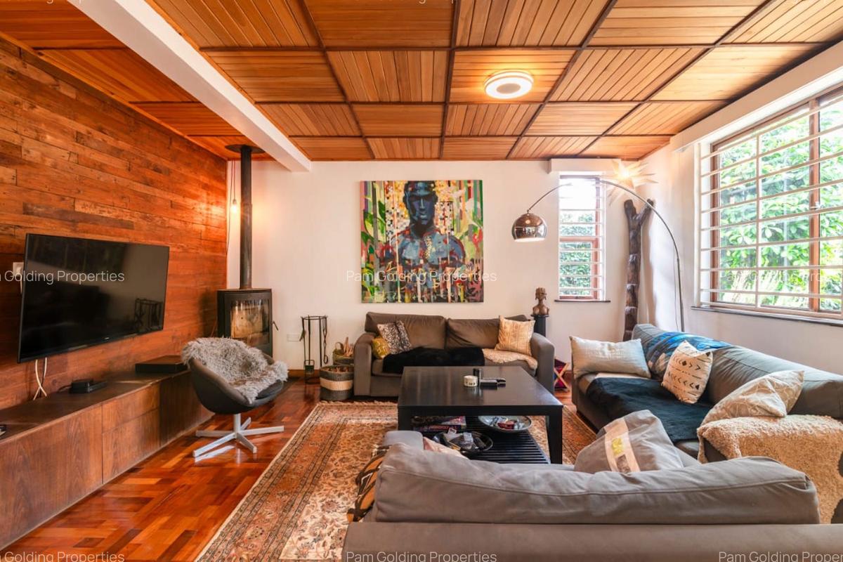 6 Bed House with Swimming Pool in Runda - 9