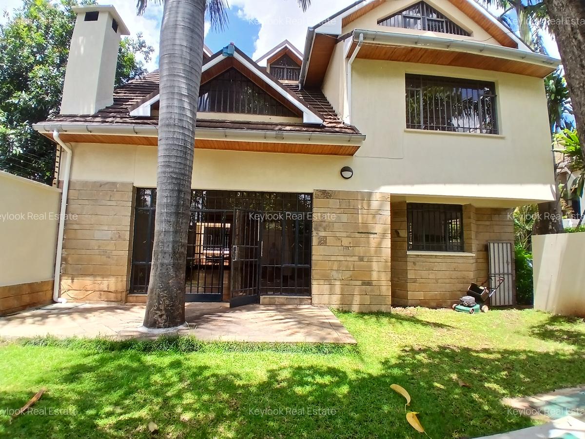 5 Bed Townhouse with En Suite at Lavington - 3