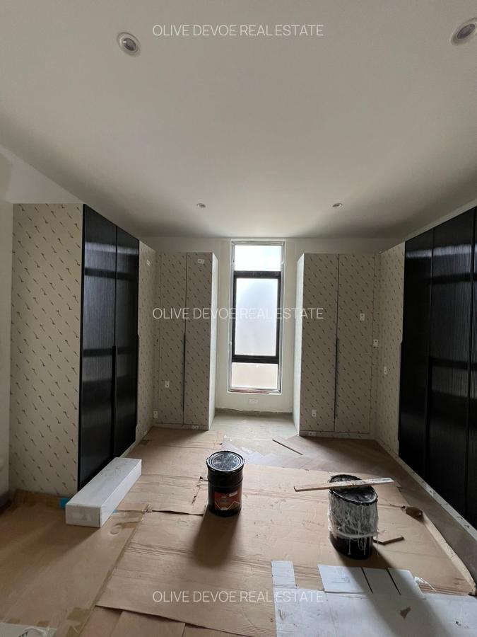 6 Bed Townhouse with En Suite in Lavington - 17