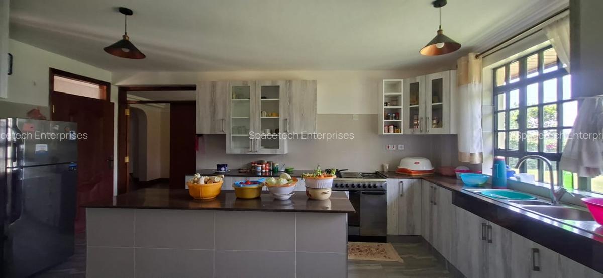 6 Bed House with En Suite in Runda - 6