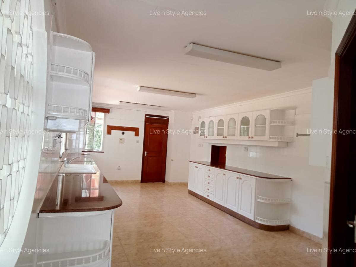 4 Bed House with En Suite in Runda - 5