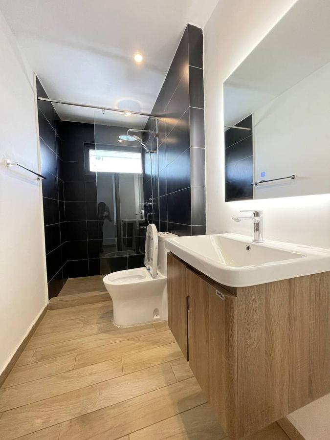 2 Bed Apartment with En Suite in South C - 9